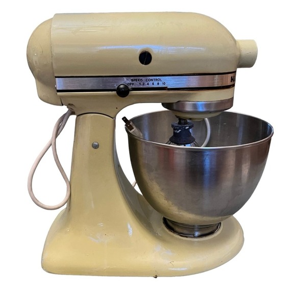 Vintage Kitchen Aid 5‎ Quart Mixer with Attachments - Picture 1 of 8